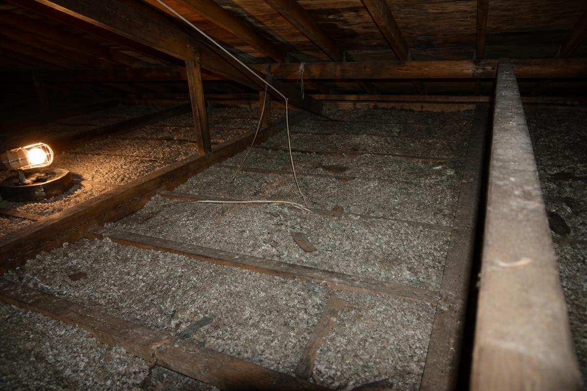 Avant les travaux — Retrait de vermiculite, Montréal